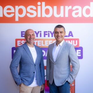 1723704541 Mobil Kategoriden Sorumlu Grup Direkt r Murat Atamer ve Hepsiburada Ticari Grup Ba kan Ender zg n