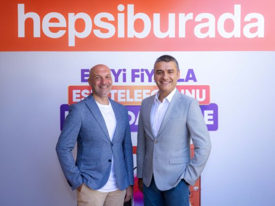 1723704541 Mobil Kategoriden Sorumlu Grup Direkt r Murat Atamer ve Hepsiburada Ticari Grup Ba kan Ender zg n
