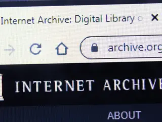 Internet Archive Quelle Postmodern Studio Shutterstock 1920