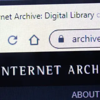 Internet Archive Quelle Postmodern Studio Shutterstock 1920