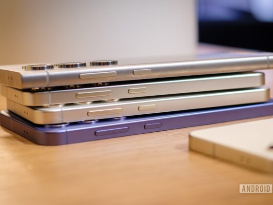 Samsung Galaxy S24 stakced sides