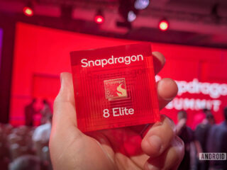 Snapdragon 8 Elite chip in hand