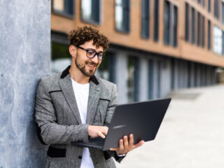 ExpertBook B3 1