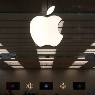 apple settles lawsuit over unauthorized siri snooping for 95 c2vs.1920