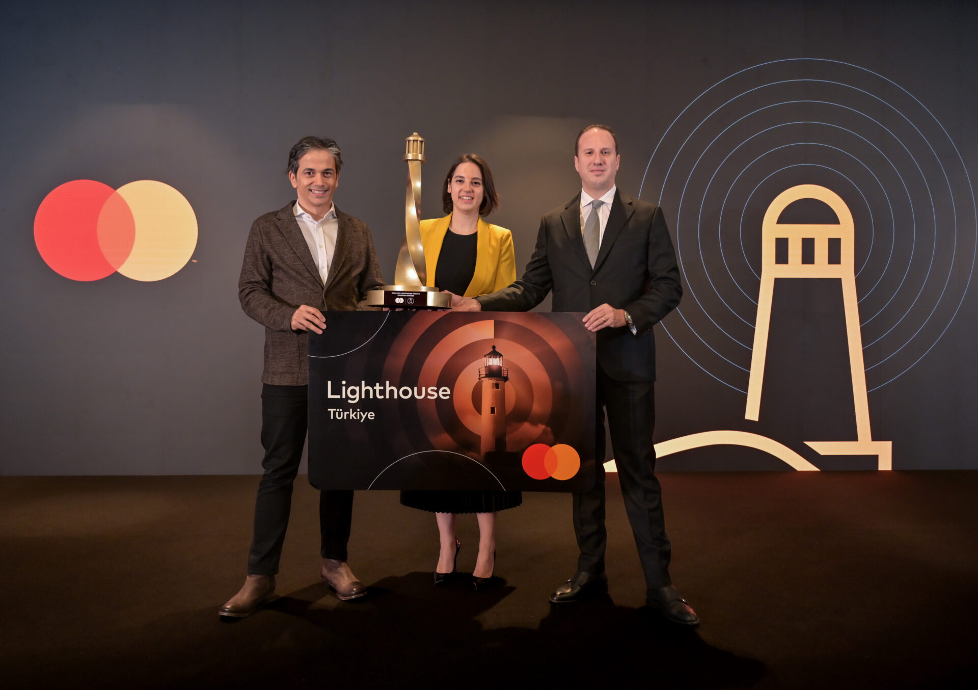 1739963507 Mastercard Dan manl k EEMEA B lgesi K demli Ba kan Yard mc s Muin ztop Masraff CEO ve Kurucu Orta Beg l Eray Sezgin Dataroid CEO ve Kurucu Fatih becer