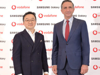1740120749 Samsung Vodafone