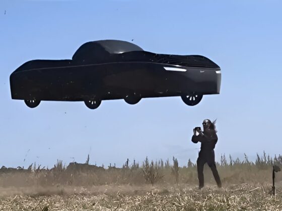 Elon Musk ucan araba model A ilk ucusunu yapti