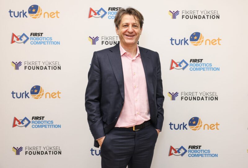 TurkNet CEO su Cem elebiler