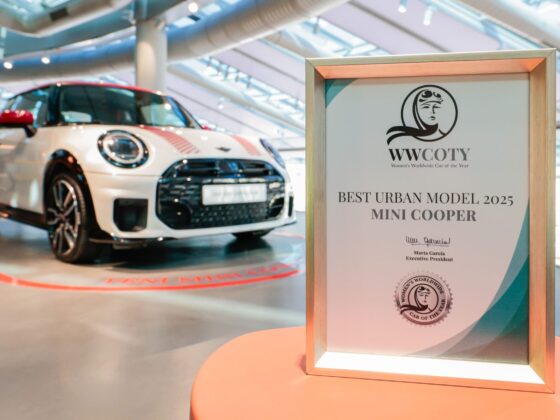 MINI Cooper WWCOTY J risi Taraf ndan En yi ehir Otomobili Se ildi 2