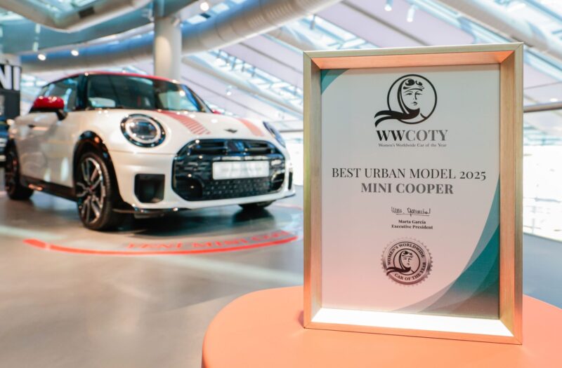 MINI Cooper WWCOTY J risi Taraf ndan En yi ehir Otomobili Se ildi 2