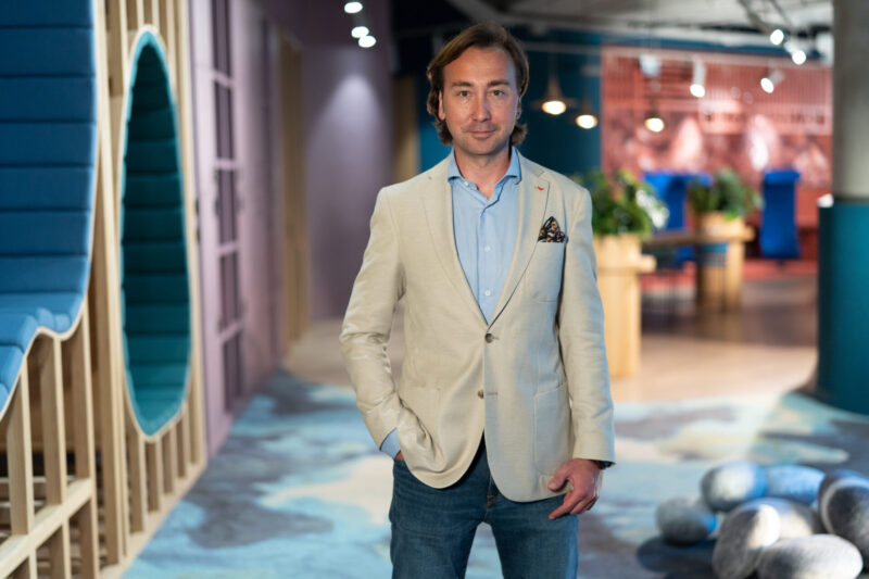 Denizbank in Istiraki NEOHUB Sekiz Yeni Girisimle Yapay Zeka Etkilesim Programi ni Baslatti