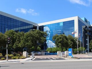 Intel Hisseleri Dususe Gecti Technostory