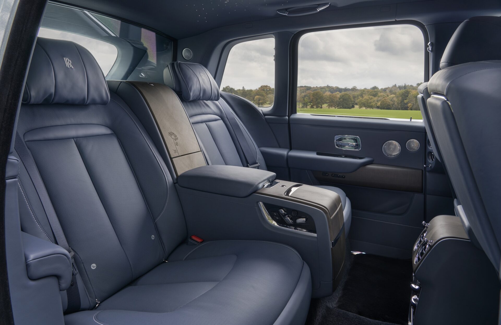 Rolls Royce Cullinan Daisyyi Sunuyor Technostory 2