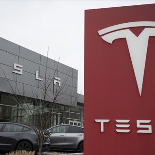 Tesla Dususe Devam Ediyor Technostory