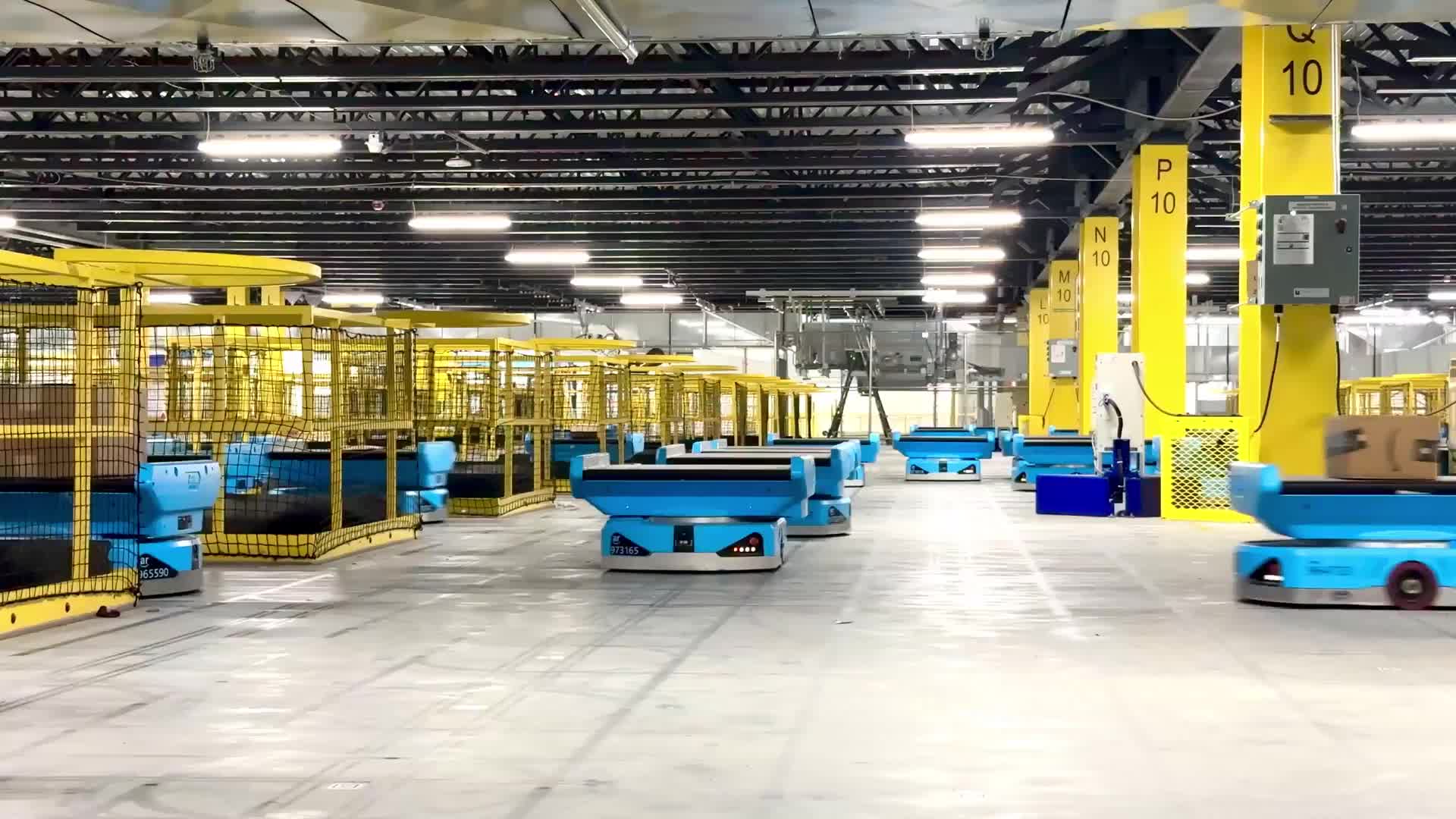 Amazon deposu ve robotlar