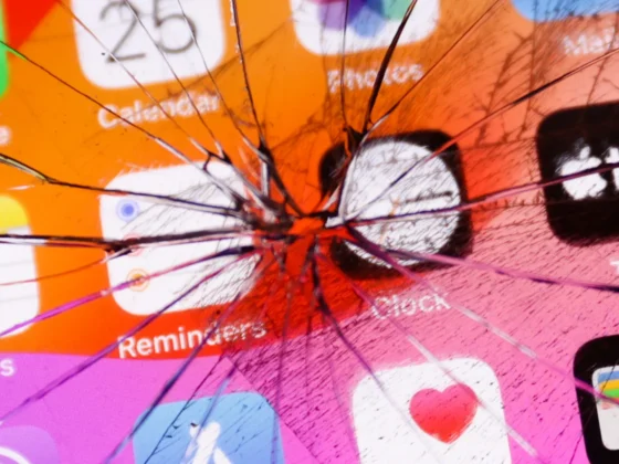 apple iOS 18 backported security patch