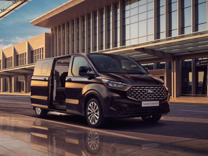 ford tourneo custom 9 plus 1 on gorunum