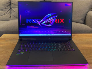 Rog Strix SCAR 18