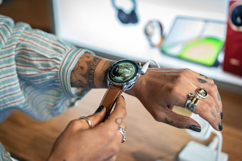 HONOR Watch 6 kahverengi modeli
