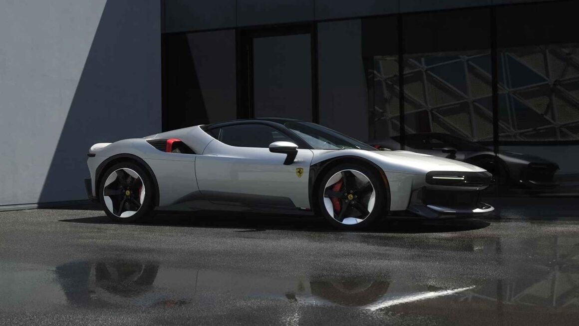 Ferrari Özel Tasarım Hibrit Süper Otomobili CZ26’yı Tanıttı