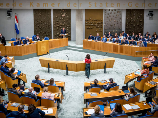 Hollanda Hükümeti 25 Bin Kamu Pozisyonu Azaltmayı Planlıyor