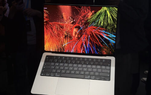 OLED MacBook Pro Dokunmatik Ekranla Tanıtıldı